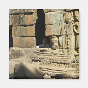In den Ruinen spielen ... Ta Prohm, Kambodscha Magnet