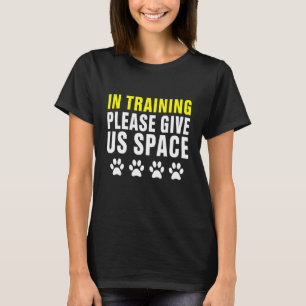 In der Ausbildung geben Sie uns bitte den "Space H T-Shirt