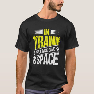 In der Ausbildung geben Sie uns bitte den Weltraum T-Shirt