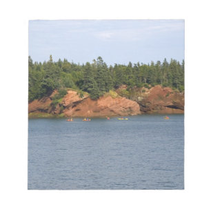 In der Bay of Fundy in St. wird Kajak gefischt. Notizblock