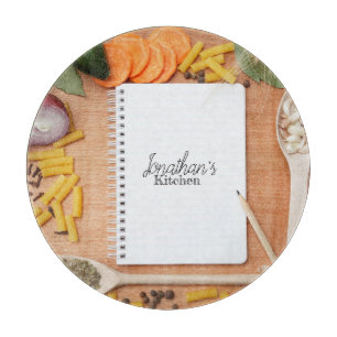 In der Küchenabteilung Schneidebrett