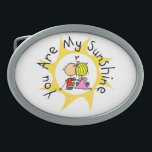 In der Liebe bist du mein Sonnenschein Ovale Gürtelschnalle<br><div class="desc">Ein Paar in der Liebe und eine gelbe Sonne mit Text,  dass Sie sind mein Sonnenschein in der Liebe Sie sind meine Sunshine T - Shirt,  hoodies,  Tasse,  Taschen,  Karten,  Aufkleber,  Magnete,  Keepsakes,  Schlüsselketten,  und vieles mehr.</div>