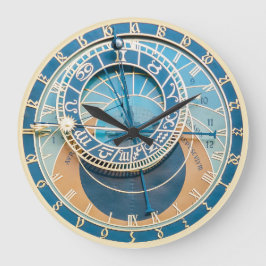 In der Nähe befindet sich die Astronomische Uhr vo