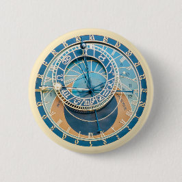 In der Nähe befindet sich die Astronomische Uhr vo Button