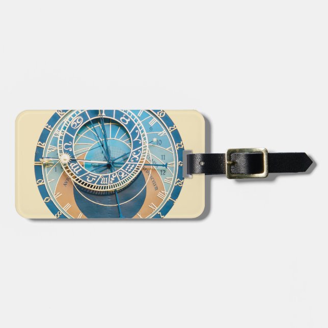 In der Nähe befindet sich die Astronomische Uhr vo Gepäckanhänger (Vorderseite horizontal)