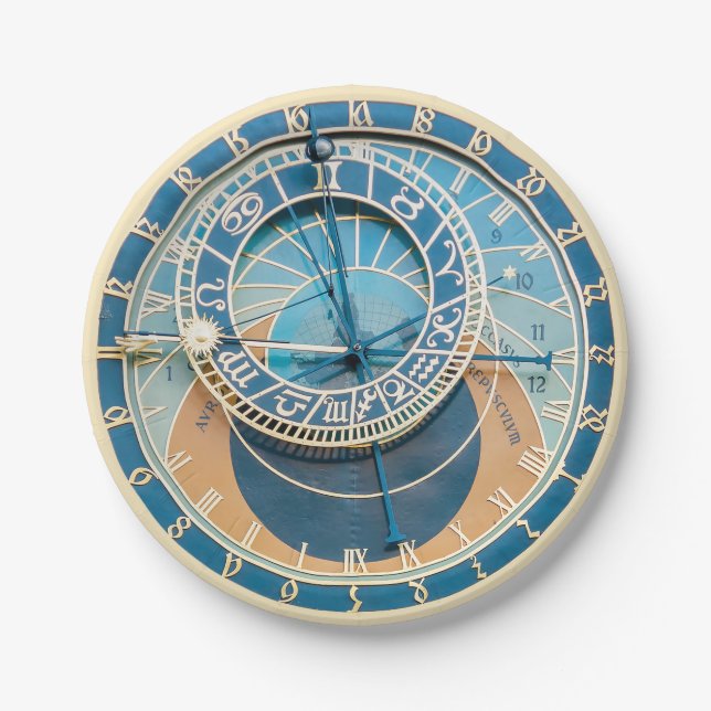 In der Nähe befindet sich die Astronomische Uhr vo Pappteller (Vorderseite)