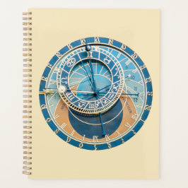 In der Nähe befindet sich die Astronomische Uhr vo Planer