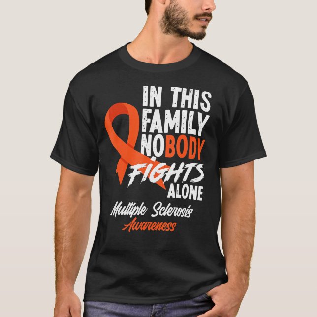 In dieser Familie kämpft niemand allein Multiple S T-Shirt (Vorderseite)
