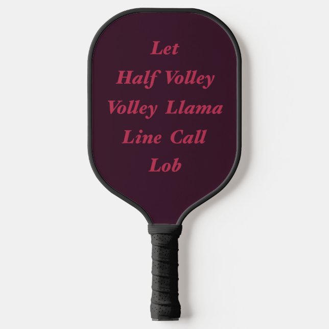 In einem Pickleball-Spiel werden Redewendungen und Pickleball Schläger (Vorderseite)