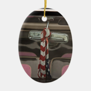 In einem Rockabilly-Auto Keramik Ornament