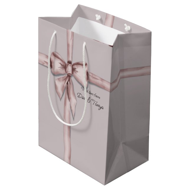 In einem rosa Bogen gefangen Mittlere Geschenktüte (Rückseite Schrägansicht)