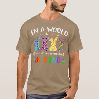 In einer Welt, in der man alles ganz einfach sein  T-Shirt