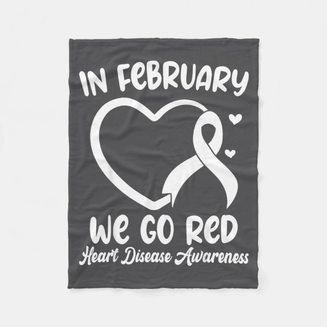 In February We Go Red Heart Disease Awareness Mont Fleecedecke (Vorderseite)