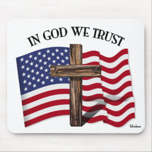 In Gott vertrauen wir auf das umarmte Kreuz und di Mousepad