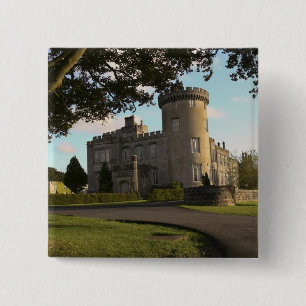 In Irland, der Seiteneingang von Dromoland Castle Button