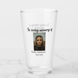 In liebevollem Speicher des Namensgedächtnisses Glas