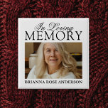 In Love Memory Beerdigung Foto Button<br><div class="desc">Erstellen Sie Ihre eigenen Gedenkknöpfe zur Beerdigung mit einem Foto Ihres Liebsten,  dem wunderschönen Sprichwort "in liebevoller Erinnerung" und ihrem Namen.</div>