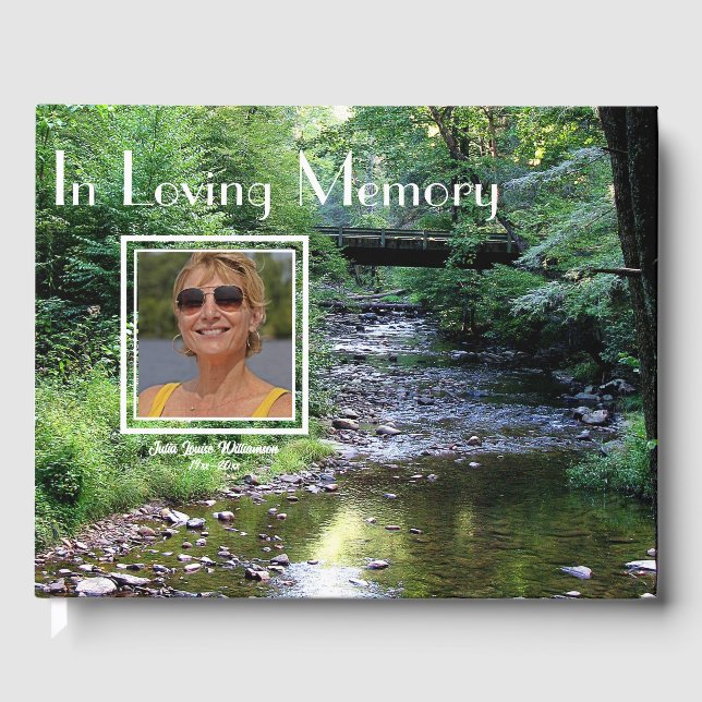 'In Love Memory' Creek Forest Foto Gästebuch (Vorderseite)