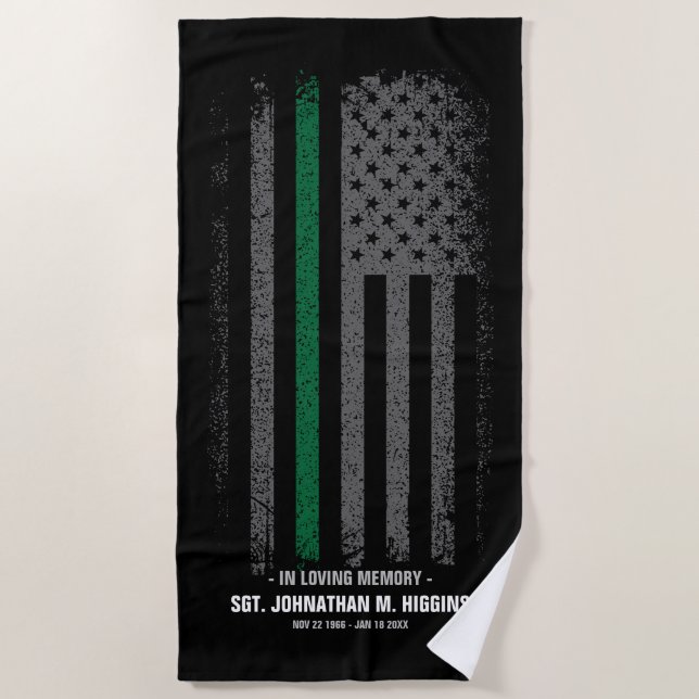 In Love Memory Military dünne grüne Linie Flag Strandtuch (Vorderseite)