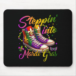 In Mardi Gras Sneakers Frauen Königin von mir Mousepad