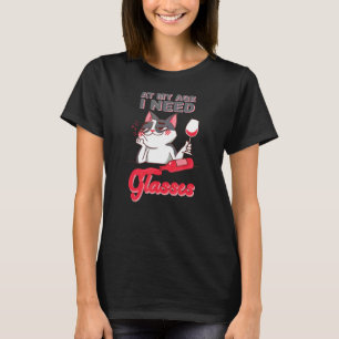 In meinem Alter brauche ich Brille Witz süße Katze T-Shirt