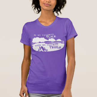 In meinem Lieblingsplatz mit meinem T-Shirt