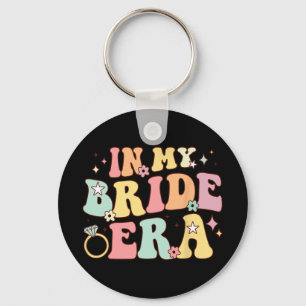 In meiner Bride Era Groovy Wedding Verlobung Bache Schlüsselanhänger