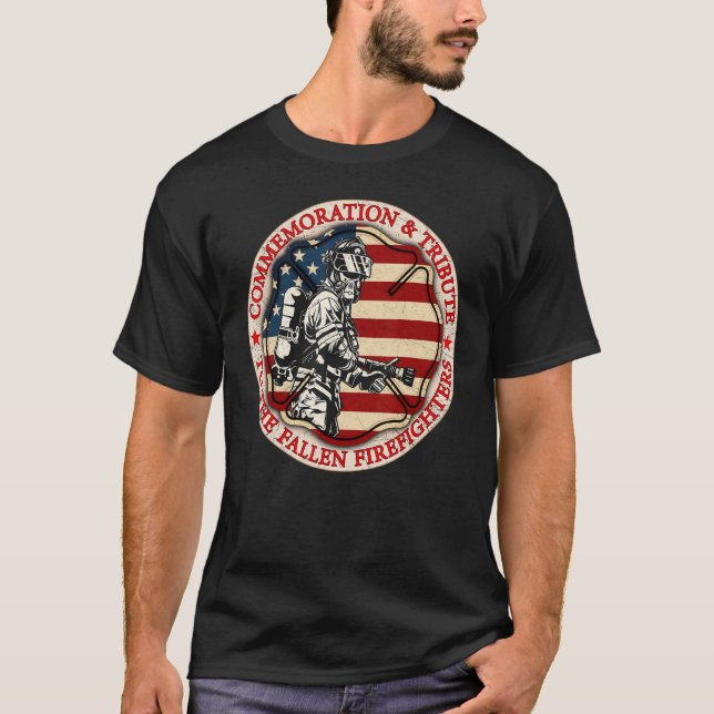 In Memory And Honor Of Firefighters Remembering Th T-Shirt (Vorderseite)