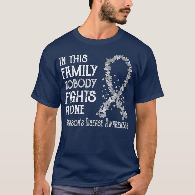 In This Family Nobody Fights Alone Parkinsons T-Shirt (Vorderseite)