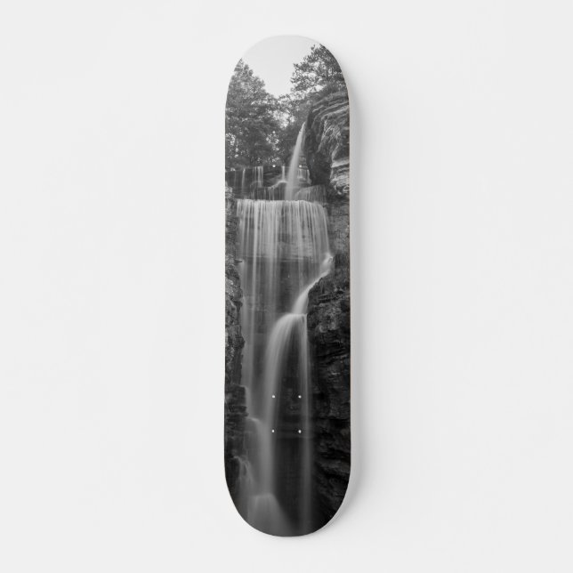 Indian Cliff Falls Grayscale Skateboard (Vorne)