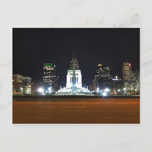 Indianapolis Skyline bei Nacht Postkarte (Vorderseite)
