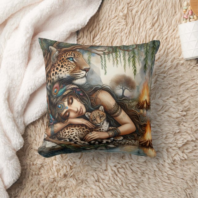 'Indianerfrau mit Tigerjungen am Fluss' Kissen (Decke)