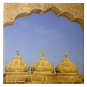 Indien, Rajasthan, Jaisalmer. Sandsteinkuppeln Fliese