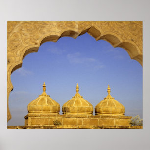 Indien, Rajasthan, Jaisalmer. Sandsteinkuppeln Poster