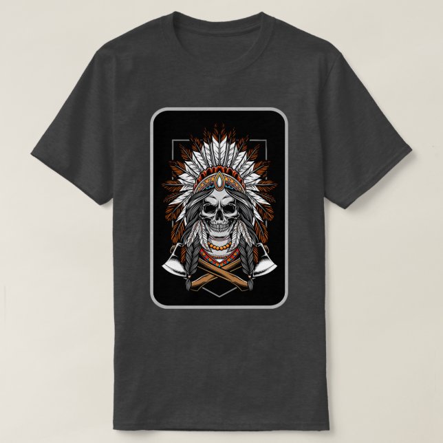 Indigene Native Skull Double Ax mit Feather Er T-Shirt (Design vorne)