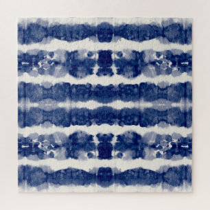 Indigo Art: Abstraktes Wasserfarbenkaos.