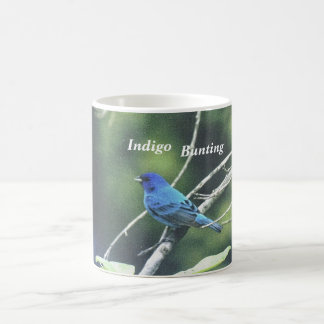 Indigo, mit dem Kopfe stoßende Kaffeetasse