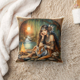 Indische Frau mit Tiger bei Sonnenuntergang Kissen