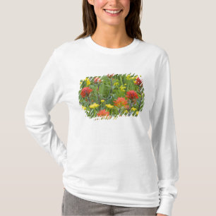 Indische Wildblumen aus Malerpinsel und Kekswurzel T-Shirt