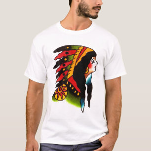 Indisches Mädchenkopf Percy Wasser durch leichtes T-Shirt