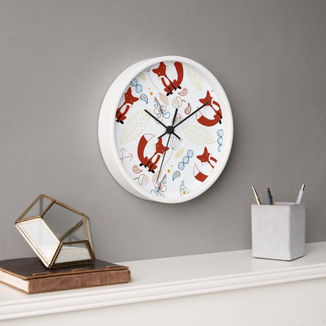 Individualisieren Sie moderne Fox Woodland Muster Uhr (Büro)