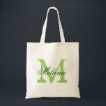 Individuell gestaltbare Grüne Monogramm Hochzeitst Tragetasche<br><div class="desc">Personalisierte apfelgrüne Monogramm Hochzeitstasche für die Crew der Braut. Elegantes Namenslogo-Design mit mit Monogramm Schriftzeichen-Initial- und Stilkalligraphie-Typografie. Niedliche Vintage Geschenkidee für Braut zu sein und Braut Entourage. Machen Sie einen für Brautmädchen,  Trauzeugin,  Ehrenmatron,  Brautmutter,  Bräutigam,  Jurastmutter,  Blume,  Mädchen,  etc. Hübsche Tasche zum Junggeselinnen-Abschied,  Brautparty,  Mädchenwochenende,  Damenabend. Anpassbare Farben.</div>