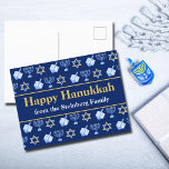 Individuell gestalteter Happy Hanukkah Blue Patter Postkarte<br><div class="desc">Schöne personalisierte Happy Hanukkah Postkarte in hübsch blau mit einem coolen Muster Judaism star,  dreidel für lustige Chanukah-Spiele,  und die jüdische Menorah für den Urlaub. Passen Sie diese Postkarten mit Ihrem Familiennamen an.</div>