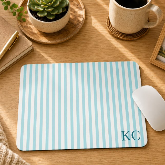 Individuell gestreifter Arbeitsplatz mit Monogramm Mousepad (Von Creator hochgeladen)