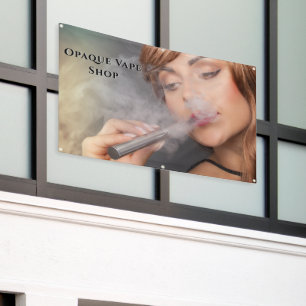 Individuelle junge Frau, die Vape-Akzente für das Banner