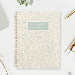 Individuelle Name aus weichem Beige und Sage Folia Planer<br><div class="desc">Individuell gestalteter Spiralplaner mit natürlichem,  elegantem Blattmuster mit individuelle Name auf weichem beigefarbenem Hintergrund.</div>