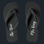 Individuelle Name Black and White Wedding Flip Flo Flip Flops<br><div class="desc">Diese Schwarz-Weiß-Flip-Flops sind ideal für Hochzeitsfeiern am Strand oder Hochzeitsfeiern am Empfang. Der dreh-Flop ist schwarz mit weißem Schriftzeichen,  das "die neue Frau" sagt,  die Flip-Flops kann mit dem Namen der Braut personalisiert werden.</div>