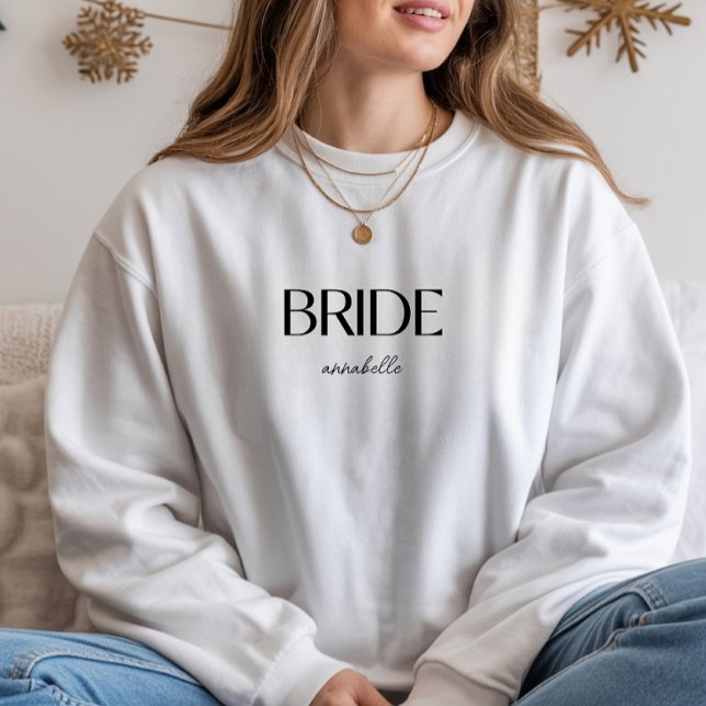 Individuelle Name "Bride" Minimalistische Hochzeit Sweatshirt (Von Creator hochgeladen)