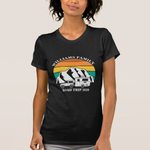 individuelle Name Familienurlaub Berg Road Trip T-Shirt