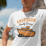 Individuelle Name Familienurlaub T-Shirt<br><div class="desc">Ein individualisierbares Produkt für Ihren nächsten Kreuzfahrturlaub. Diese Produkte bringen einen großen Wert für Ihren Familienurlaub und machen Ihre Fotos oder Gruppen noch unvergesslicher. Ändern Sie den Text ganz nach Ihren Vorlieben. Matching-Elemente in der folgenden Auflistung verfügbar.</div>